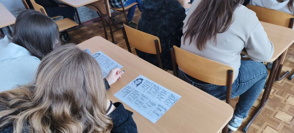 900�������������:��������������������������