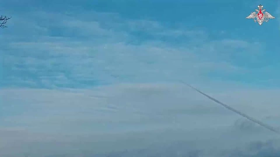 Минобороны России: Расчёты ЗРК «Бук» группировки «Восток» обнаружили малоразмерные высокоскоростные цели в Запорожской области, которые двигались к нашим тыловым позициям и гражданской инфраструктуре