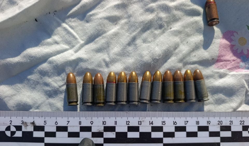 Сотрудники полиция Бердянска изъяли взрывоопасные предметы у местного жителя Сотрудники полиция Бердянска изъяли взрывоопасные предметы у местного жителя