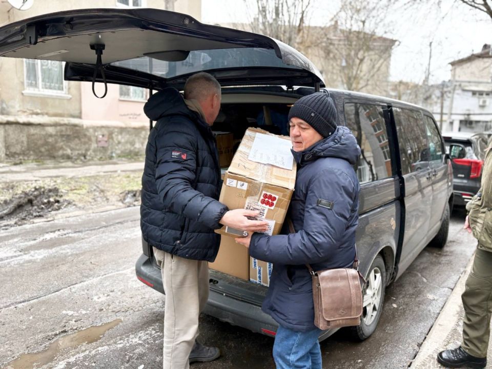 Представительство Запорожской области в Москве доставило в Бердянск интеллектуальную гуманитарную помощь