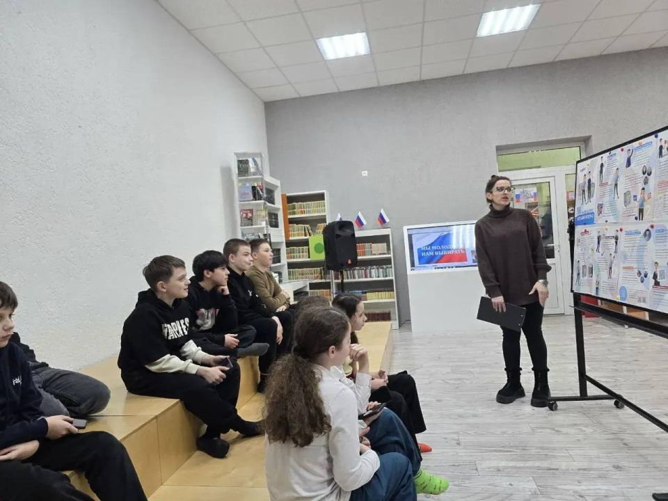 День молодого избирателя в Приазовской центральной библиотеке