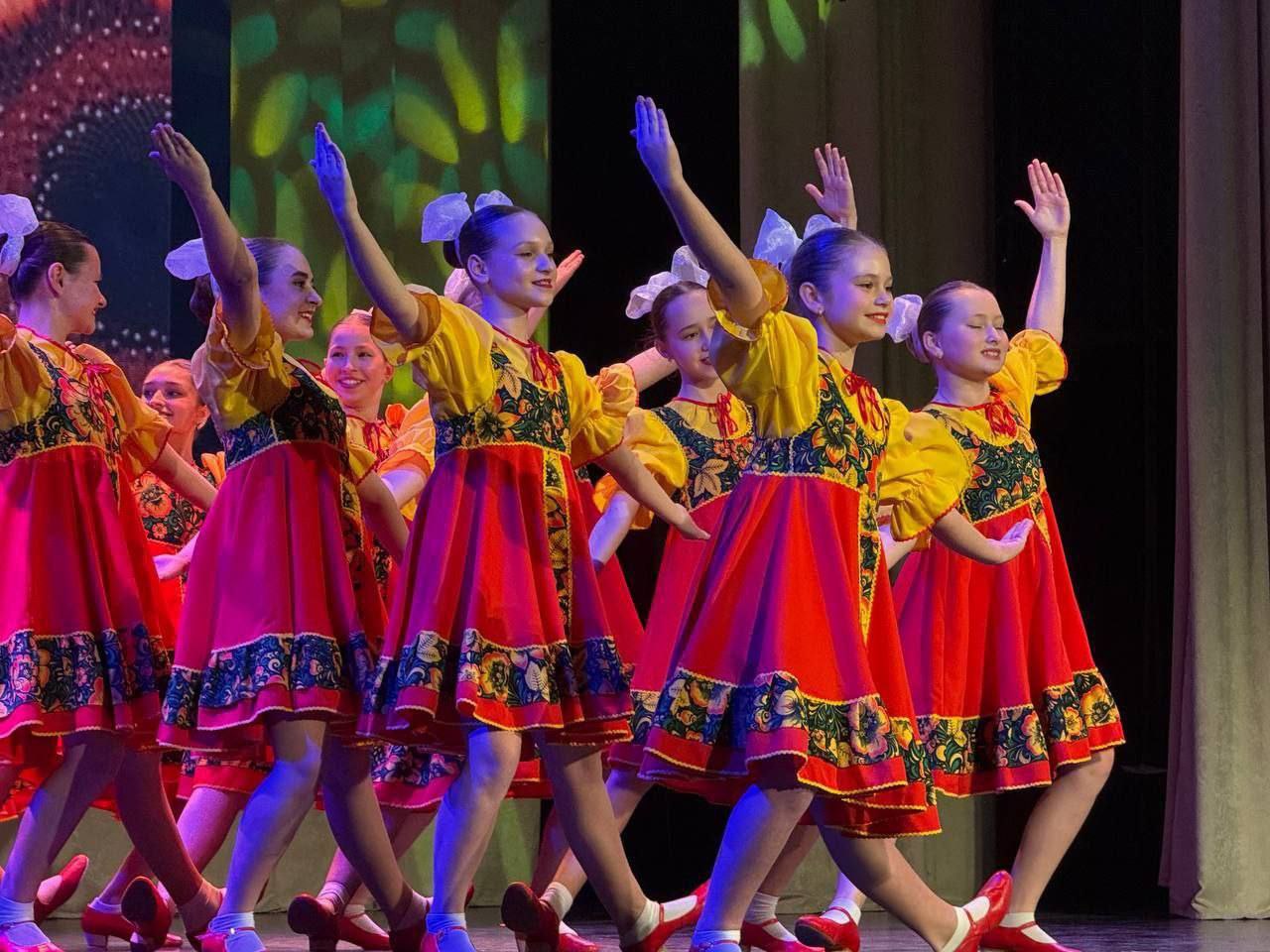 19 февраля для работников Мелитополь-Херсонского филиала ФГУП "ЖДН" во Дворце культуры железнодорожников состоялся праздничный концерт «Честь и слава защитникам!» 19 февраля для работников Мелитополь-Херсонского филиала ФГУП "ЖДН" во Дворце культуры железнодорожников состоялся праздничный концерт «Честь и слава защитникам!»