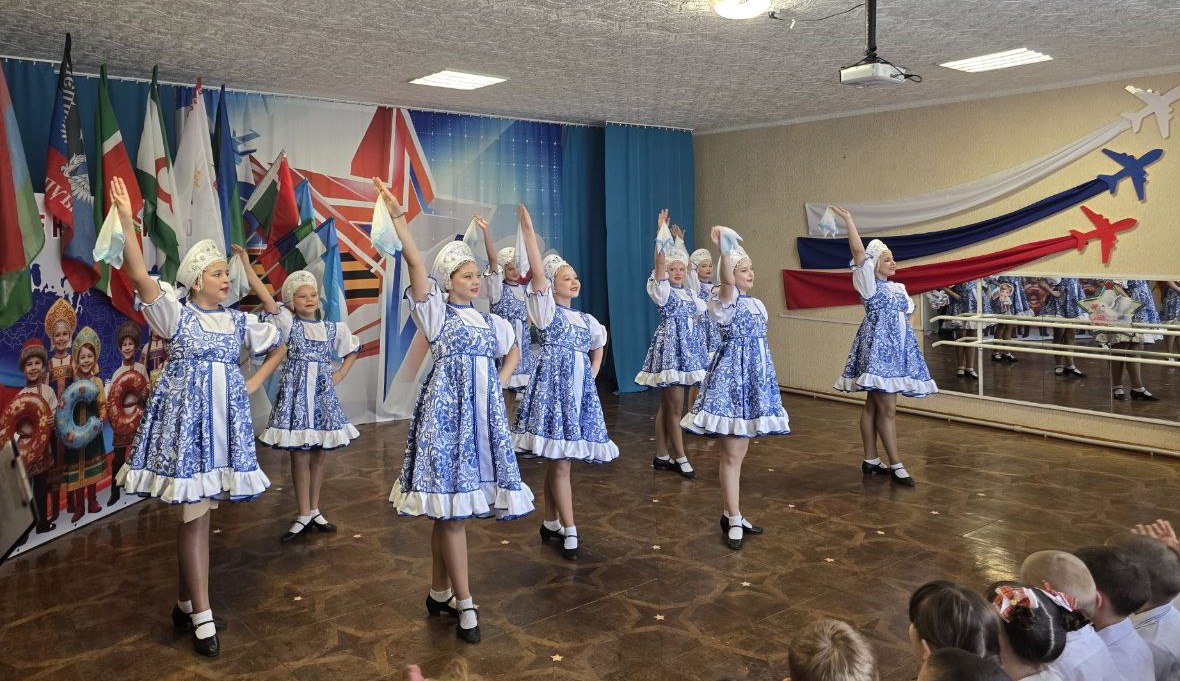 В детском саду «Ромашка» г. Молочанск в преддверии Дня защитника Отечества состоялось тёплое и значимое событие — открытие Года единства народов России