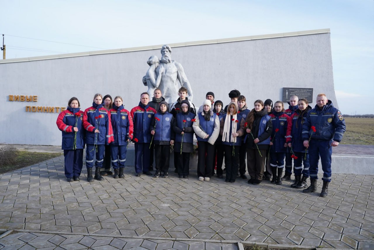 Добровольцы Запорожского РО ВСКС почтили память героев Великой Отечественной войны Добровольцы Запорожского РО ВСКС почтили память героев Великой Отечественной войны