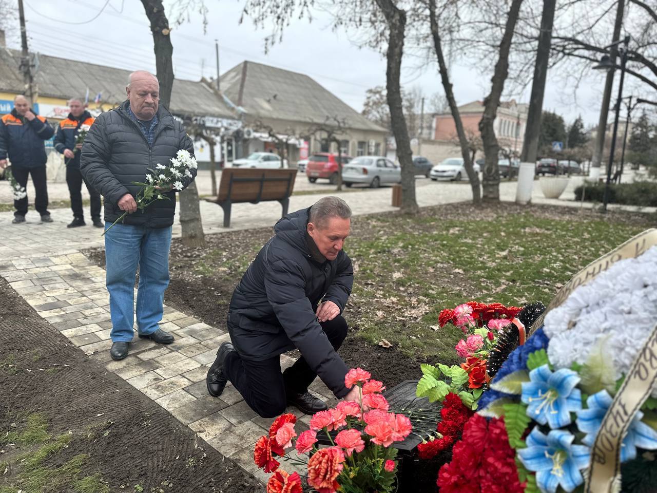 Дорогие друзья! Поздравляю с Днем защитника Отечества! Дорогие друзья! Поздравляю с Днем защитника Отечества!