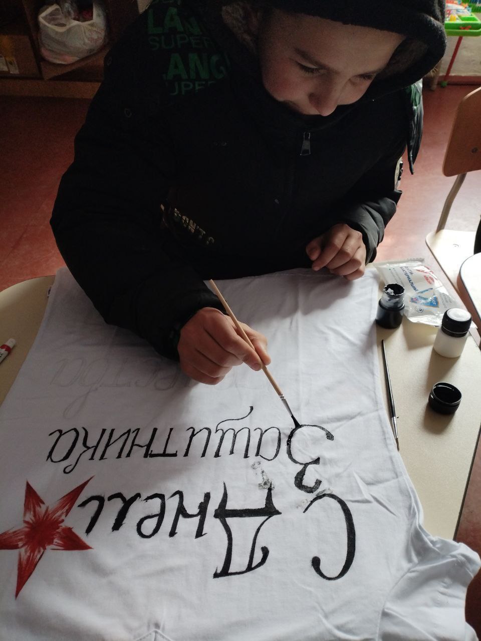 Подарок для героя: в Новогоровском сельском Доме культуры прошел мастер-класс «Славным нашим воинам» Подарок для героя: в Новогоровском сельском Доме культуры прошел мастер-класс «Славным нашим воинам»