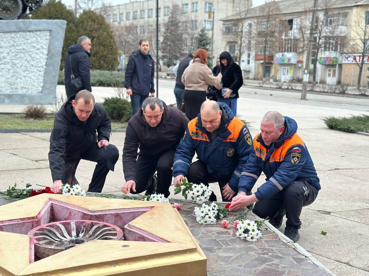 Дорогие друзья! Поздравляю с Днем защитника Отечества! Дорогие друзья! Поздравляю с Днем защитника Отечества!