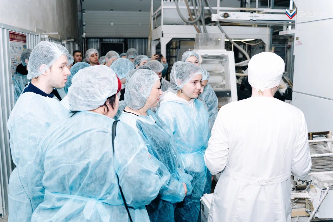 Молодёжь города Мелитополь побывала на экскурсии на Мелитопольском хлебокомбинате Молодёжь города Мелитополь побывала на экскурсии на Мелитопольском хлебокомбинате