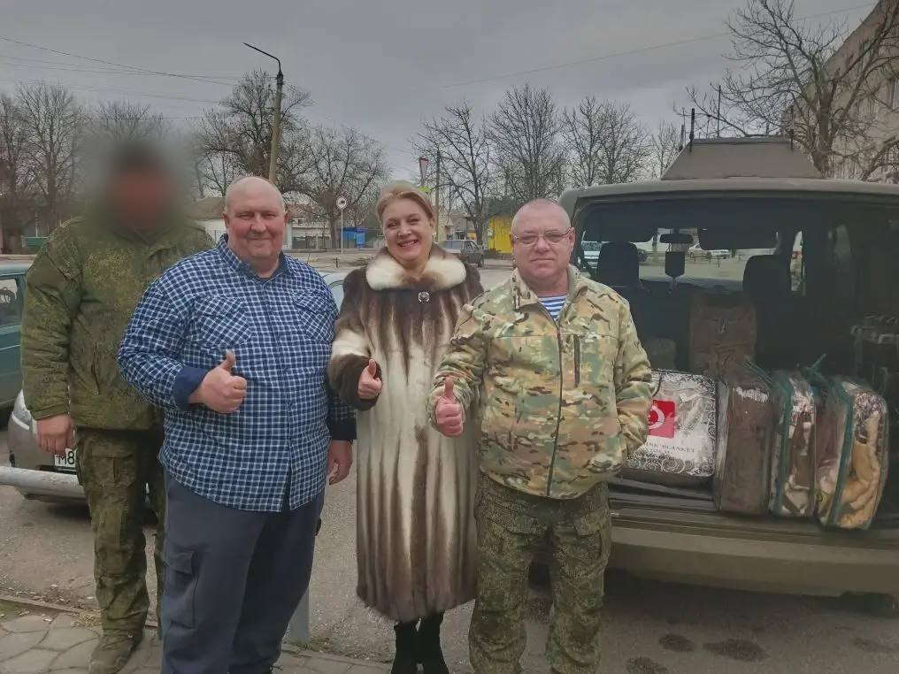 Ко Дню защитника Отечества члены территориальной избирательной комиссии №18 и участковых избирательных комиссий Весёловского муниципального округа собрали средства и доставили гуманитарную помощь нашим славным защитникам... Ко Дню защитника Отечества члены территориальной избирательной комиссии №18 и участковых избирательных комиссий Весёловского муниципального округа собрали средства и доставили гуманитарную помощь нашим славным защитникам...