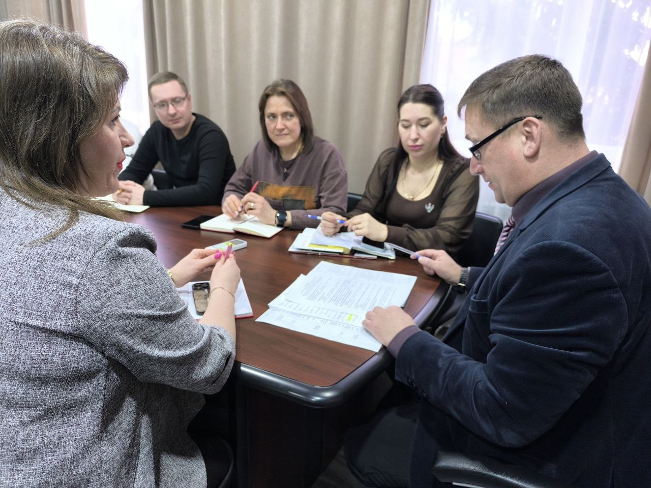 Под председательством главы Акимовского муниципального округа Александра Трудоношина состоялось совещание, направленное на повышение эффективности жизнедеятельности района Под председательством главы Акимовского муниципального округа Александра Трудоношина состоялось совещание, направленное на повышение эффективности жизнедеятельности района