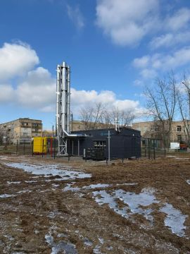 В Новониколаевке шефы забетонировали основание ограждения газовой котельной