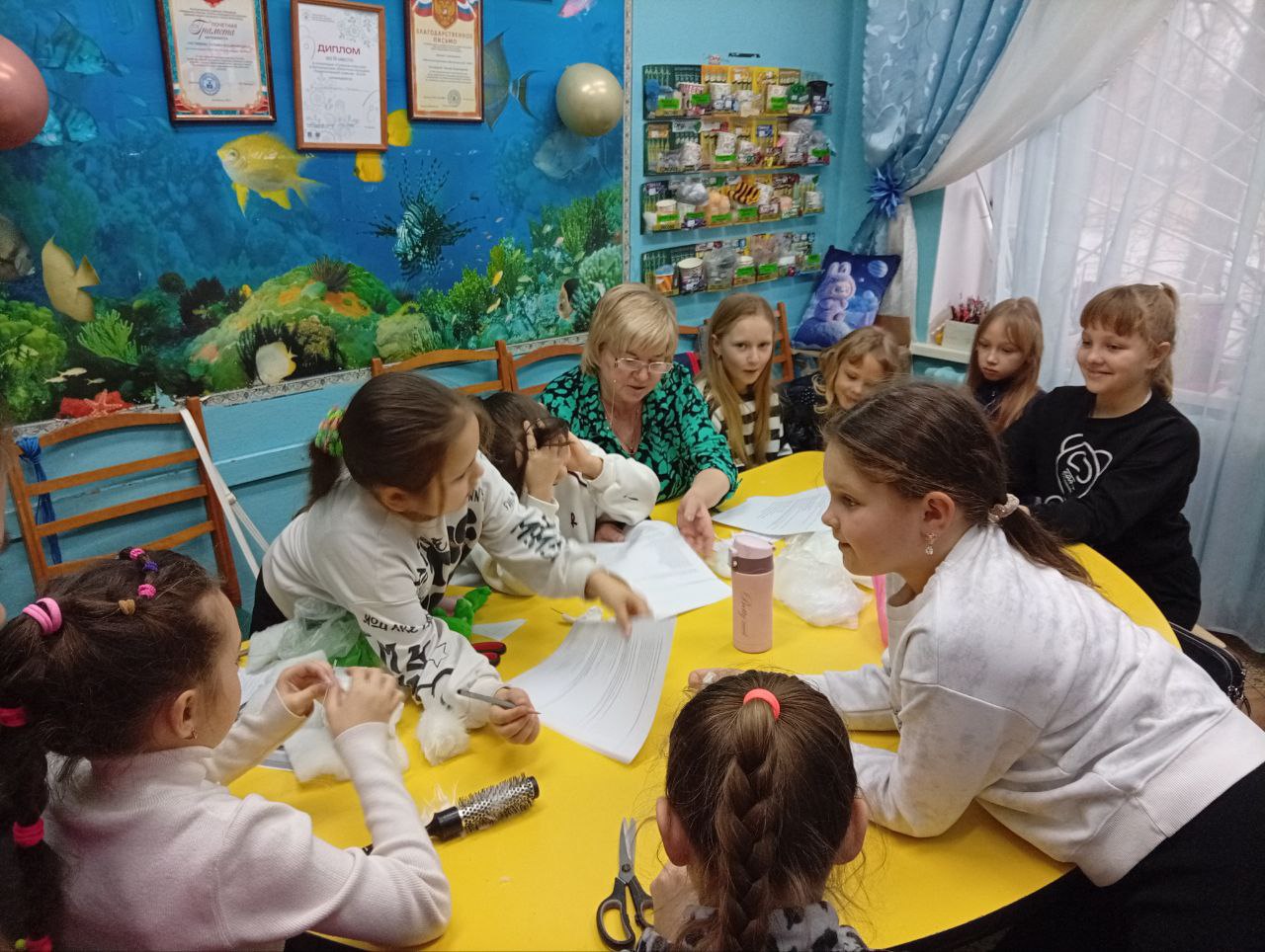 Родной язык — душа народа. В клубе «Факел» ЦВО прошла увлекательная викторина, приуроченная к Международному дню родного языка