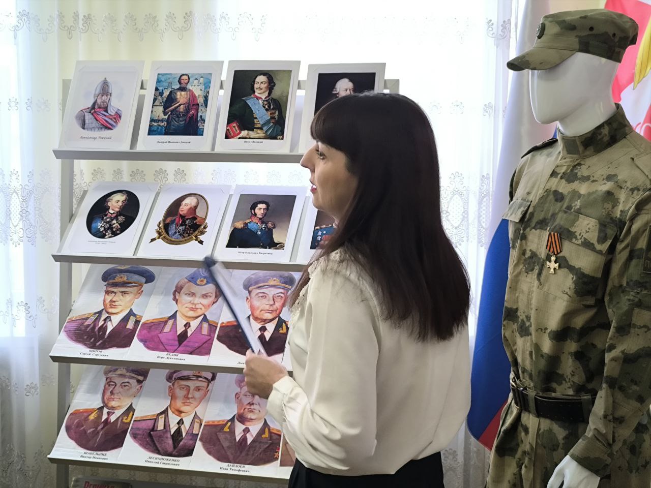 Александр Трудоношин: В годовщину начала специальной военной операции поручил Акимовскому историко-краеведческому музею подготовить выставку «От Александра Невского до СВО», чтобы наглядно и сквозь эпохи продемонстрировать... Александр Трудоношин: В годовщину начала специальной военной операции поручил Акимовскому историко-краеведческому музею подготовить выставку «От Александра Невского до СВО», чтобы наглядно и сквозь эпохи продемонстрировать...