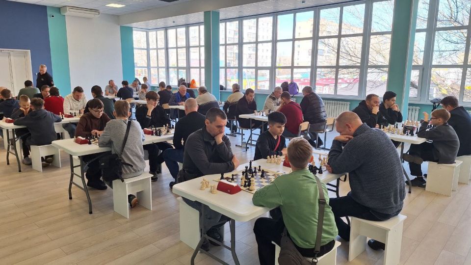 Токмакские шахматисты достойно выступили на открытом рапид-турнире