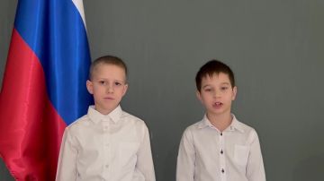 Воспитанники студии "Словечко" Дворца культуры железнодорожников - Вадим Деркач и Нестор Просвирин сердечно поздравляют всех мужчин с Днем защитника Отечества!