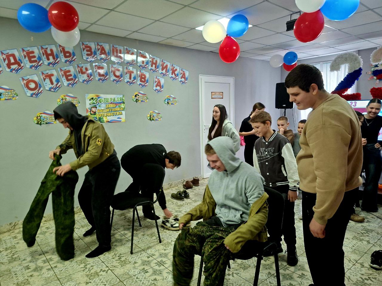 Ко Дню защитника Отечества в Гирсовском Доме культуры прошла увлекательная конкурсноигровая программа «Атыбаты, шли солдаты» Ко Дню защитника Отечества в Гирсовском Доме культуры прошла увлекательная конкурсноигровая программа «Атыбаты, шли солдаты»