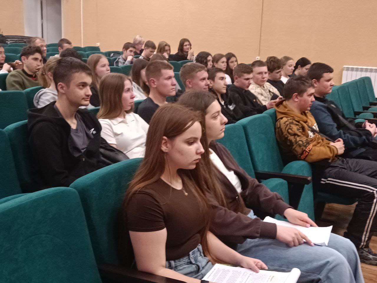 По случаю годовщины начала СВО для организаций «Марш» и «Юг молодой» проведен урок мужества По случаю годовщины начала СВО для организаций «Марш» и «Юг молодой» проведен урок мужества