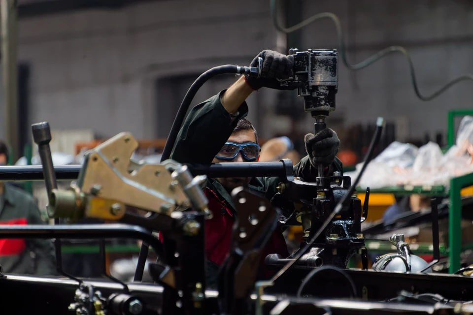 Занятость населения и поставки крупным производителям: Значительная часть жителей Мелитополя работает на промпредприятиях