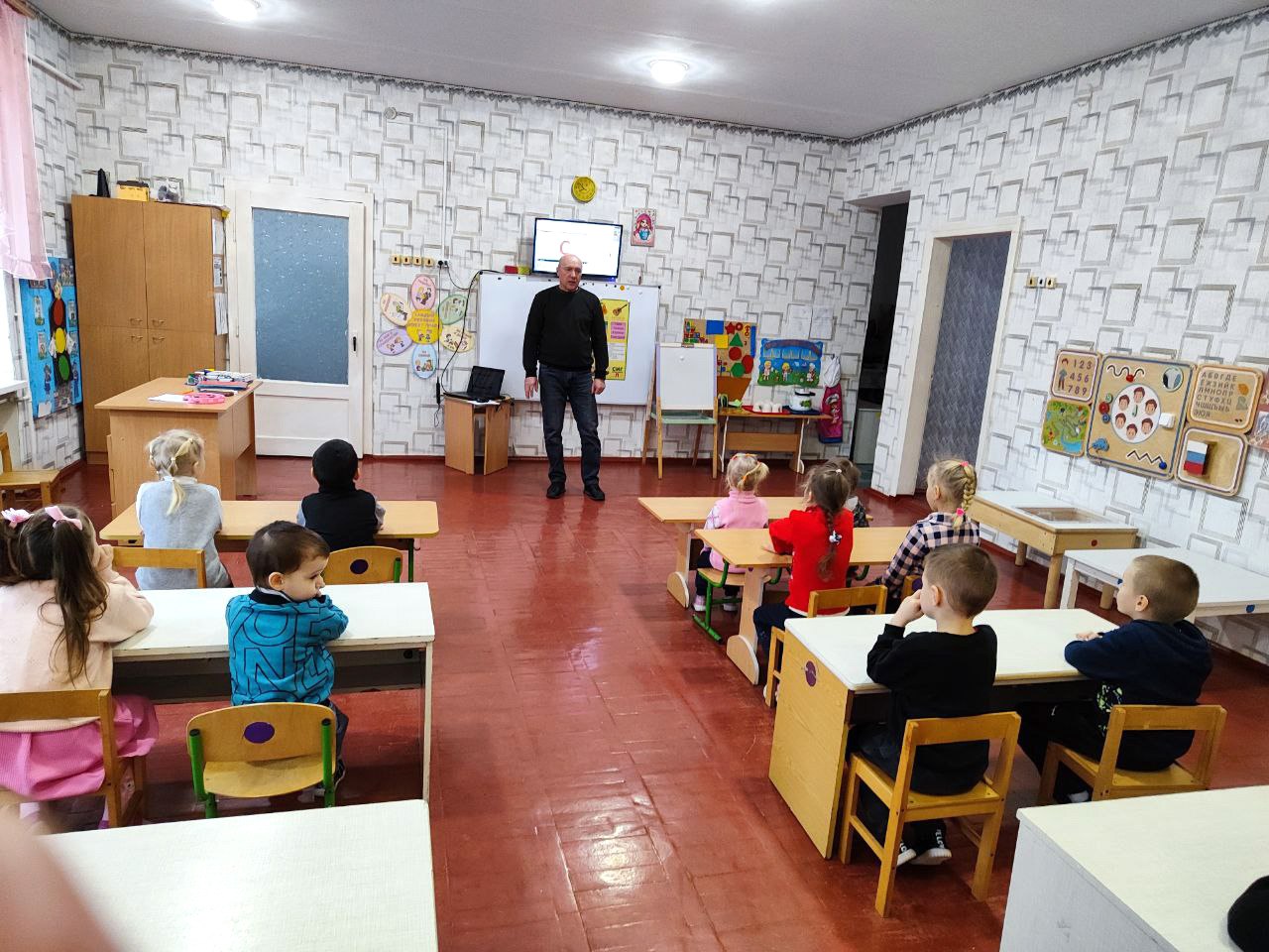 Специалист Администрации провел в Тимошевке занятия по безопасности для детей и подростков Специалист Администрации провел в Тимошевке занятия по безопасности для детей и подростков