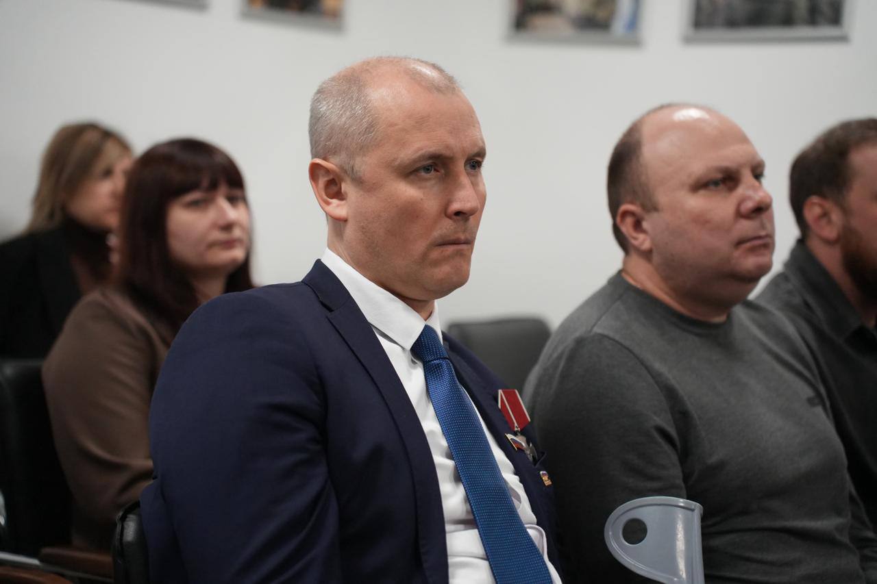 Евгений Балицкий: Сегодня работа регионального отделения партии «Единая Россия» — это колоссальный объём работы, и тот исторический, судьбоносный выбор, который мы сделали в 2022 году и ни разу не усомнились в нём, позволяет... Евгений Балицкий: Сегодня работа регионального отделения партии «Единая Россия» — это колоссальный объём работы, и тот исторический, судьбоносный выбор, который мы сделали в 2022 году и ни разу не усомнились в нём, позволяет...