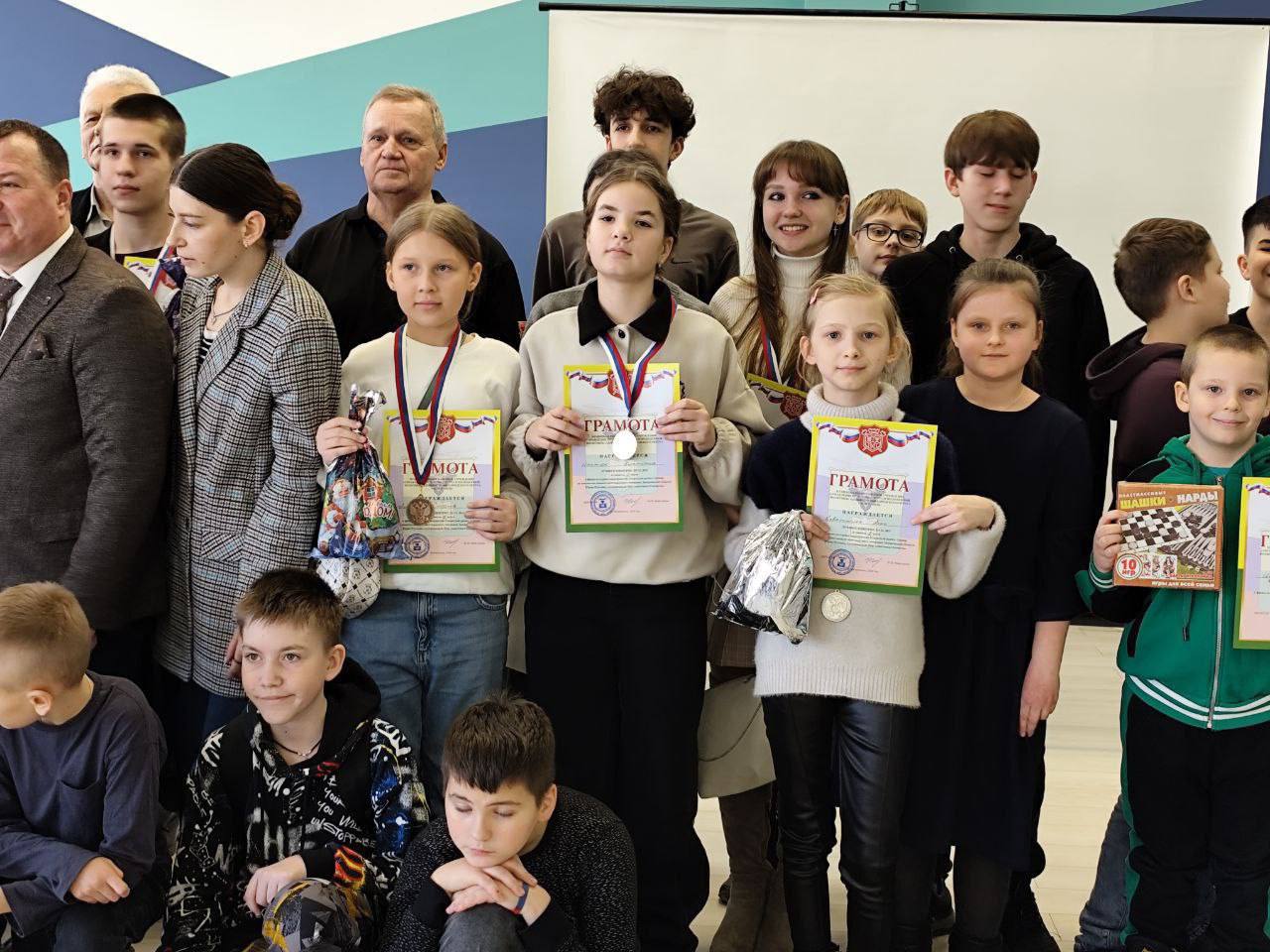 Шахматисты спортивной школы «Колос» успешно выступили на рапид-турнире в Мелитополе Шахматисты спортивной школы «Колос» успешно выступили на рапид-турнире в Мелитополе