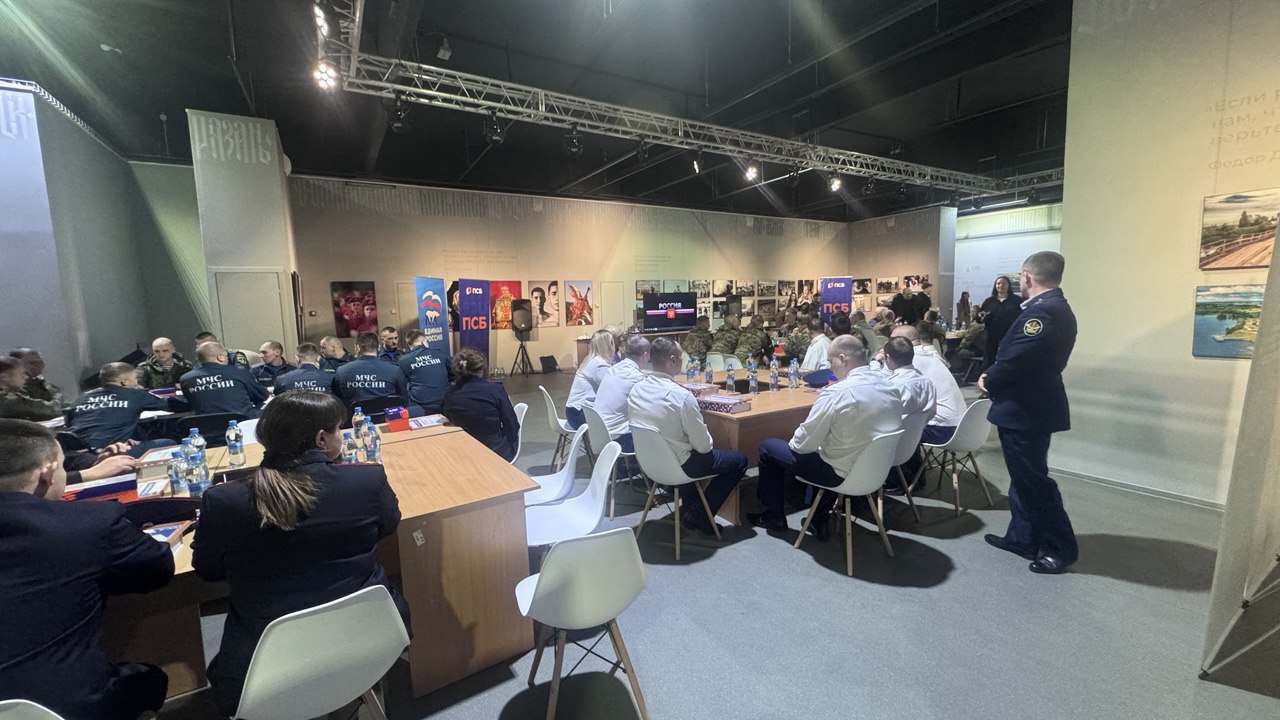 В Мелитополе наградили лучших сотрудников силовых структур Запорожской области В Мелитополе наградили лучших сотрудников силовых структур Запорожской области