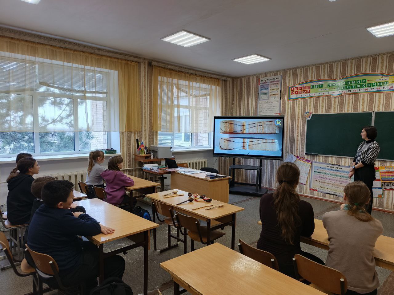 В рамках межрегиональной акции "Праздник деревянной ложки",организованной Томской областной детско-юношеской библиотекой совместно с Томским региональных отделением Общероссийской общественно-государственной организацией... В рамках межрегиональной акции "Праздник деревянной ложки",организованной Томской областной детско-юношеской библиотекой совместно с Томским региональных отделением Общероссийской общественно-государственной организацией...