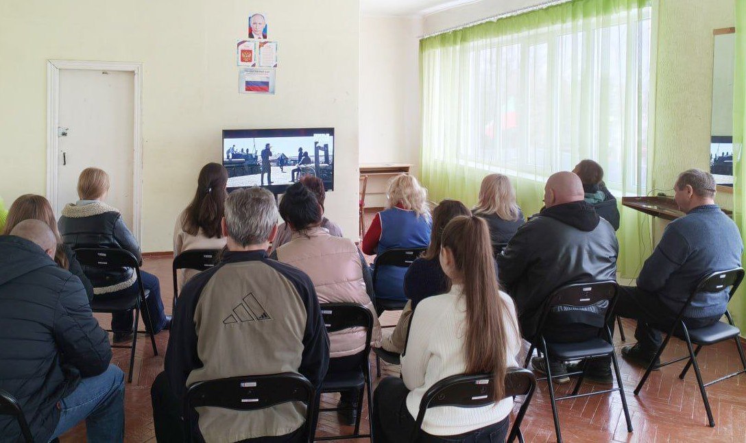 Коллектив Токмакского городского Дома культуры принял участие в просмотре фильма «Танкист»