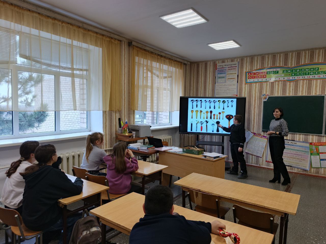 В рамках межрегиональной акции "Праздник деревянной ложки",организованной Томской областной детско-юношеской библиотекой совместно с Томским региональных отделением Общероссийской общественно-государственной организацией... В рамках межрегиональной акции "Праздник деревянной ложки",организованной Томской областной детско-юношеской библиотекой совместно с Томским региональных отделением Общероссийской общественно-государственной организацией...