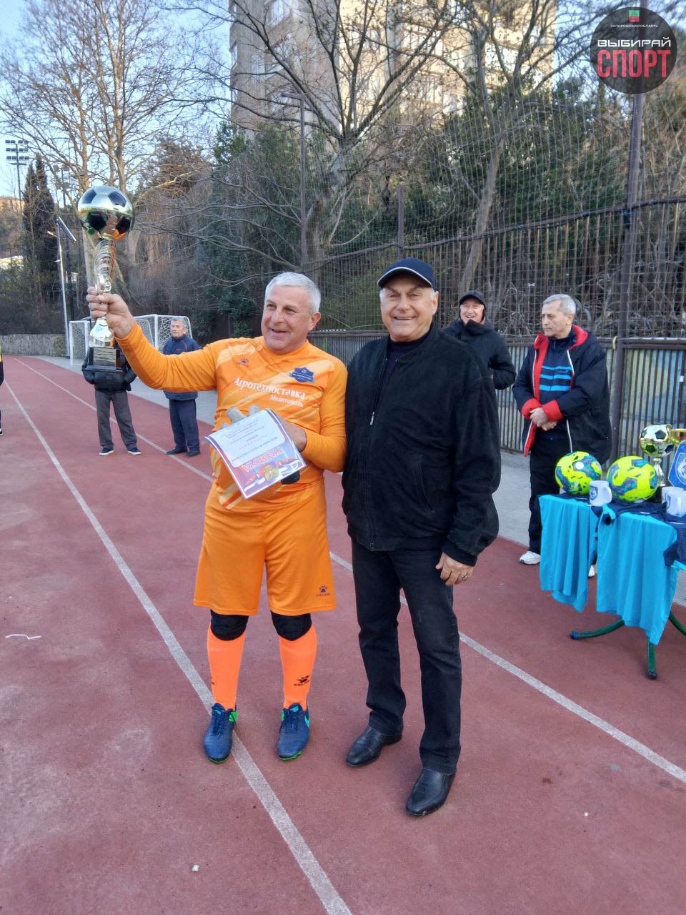 Запорожская область приняла участие в Республиканском турнире по футболу среди ветеранов 45+ Запорожская область приняла участие в Республиканском турнире по футболу среди ветеранов 45+