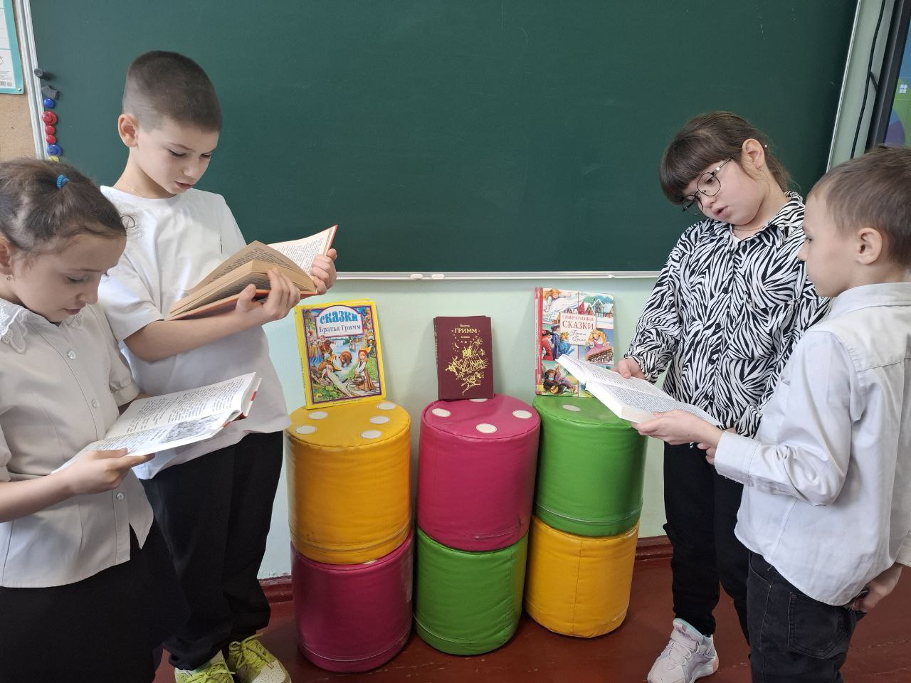 Библиотечный час " Братья Гримм - хранители немецких народных сказок" Библиотечный час " Братья Гримм - хранители немецких народных сказок"