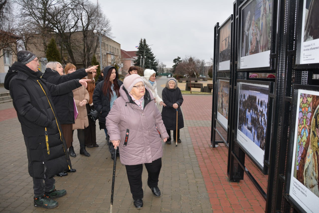 Выставка к Году единства народов России открылась в Васильевке Выставка к Году единства народов России открылась в Васильевке