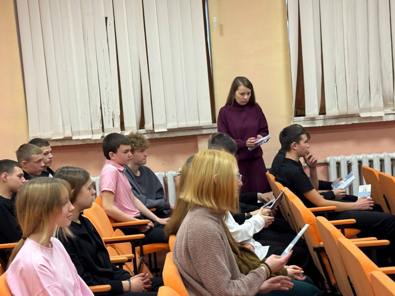 Представители Днепрорудненского профессионального лицея традиционно начали цикл профориентационных встреч с учениками выпускных классов Представители Днепрорудненского профессионального лицея традиционно начали цикл профориентационных встреч с учениками выпускных классов