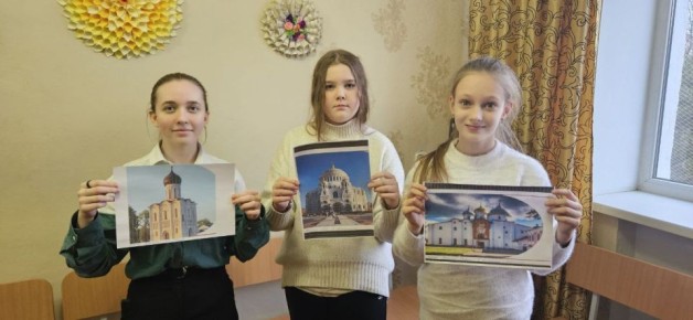 В стенах Днепрорудненской школы искусств прошёл урок-беседа «Духовное наследие в искусстве»