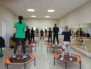 «Февральский драйв по джампингу»: ярко завершаем зиму и встречаем весну!