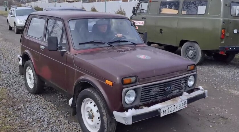 Военнослужащим на Запорожском направлении передали три внедорожника