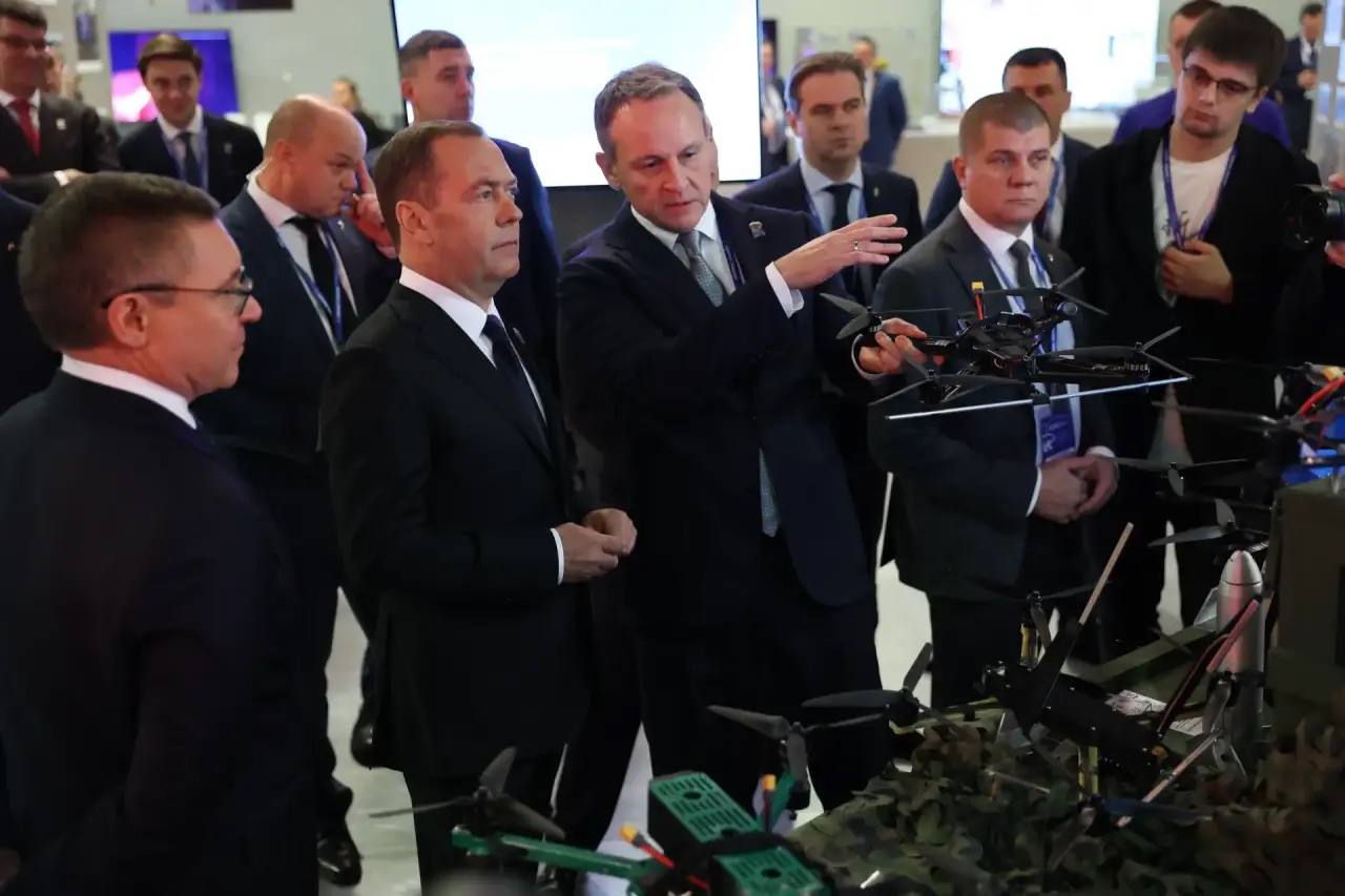 Два года назад мы запустили Центр беспилотных систем и технологий, который стал рабочим инструментом поддержки разработчиков спецтеха Два года назад мы запустили Центр беспилотных систем и технологий, который стал рабочим инструментом поддержки разработчиков спецтеха