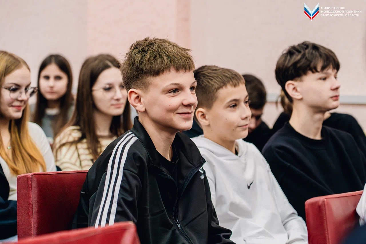 В Приазовской школе № 9 открылось представительство «Юг Молодой» В Приазовской школе № 9 открылось представительство «Юг Молодой»