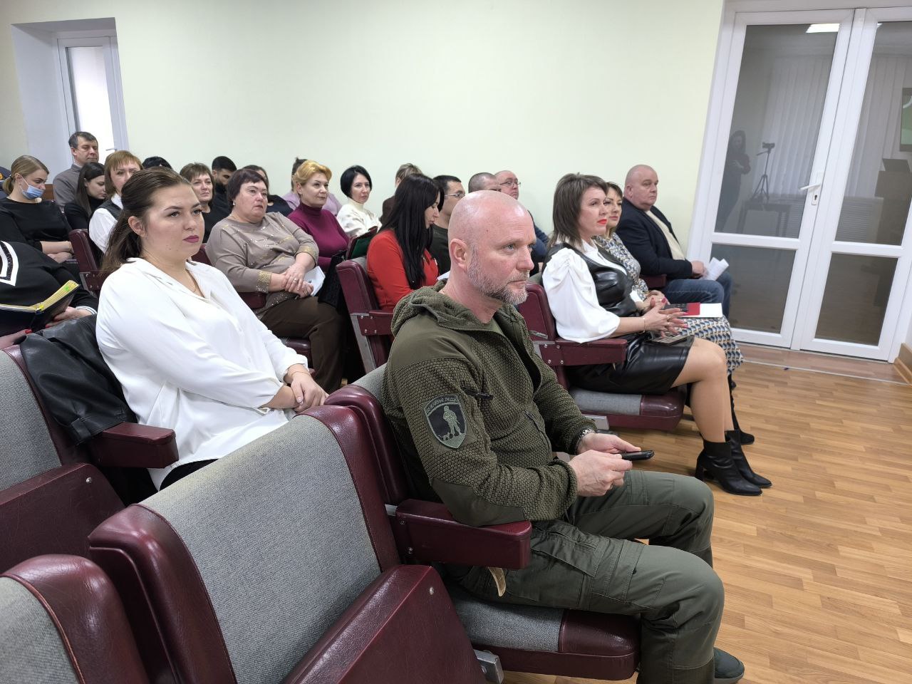 Глава Акимовского муниципального округа Александр Трудоношин провёл расширенное совещание с аппаратом, Советом депутатов, шеф-регионом, начальниками теротделов, руководителями служб и ведомств Глава Акимовского муниципального округа Александр Трудоношин провёл расширенное совещание с аппаратом, Советом депутатов, шеф-регионом, начальниками теротделов, руководителями служб и ведомств