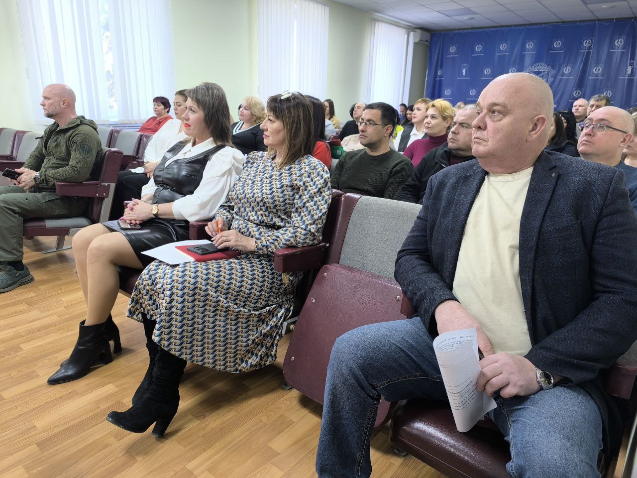 Глава Акимовского муниципального округа Александр Трудоношин провёл расширенное совещание с аппаратом, Советом депутатов, шеф-регионом, начальниками теротделов, руководителями служб и ведомств Глава Акимовского муниципального округа Александр Трудоношин провёл расширенное совещание с аппаратом, Советом депутатов, шеф-регионом, начальниками теротделов, руководителями служб и ведомств