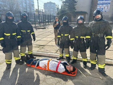 Команда = слаженность. В Бердянском медицинском колледже прошла плановая тренировка по отработке алгоритма эвакуации