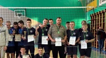 Токмакские волейболисты заняли второе место на соревнованиях в Приморске