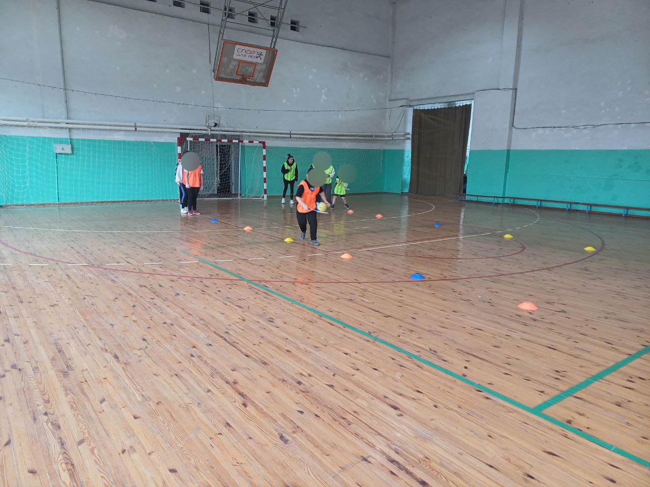 Эстафеты к 8 Марта в нашем Спортивном центре! Эстафеты к 8 Марта в нашем Спортивном центре!