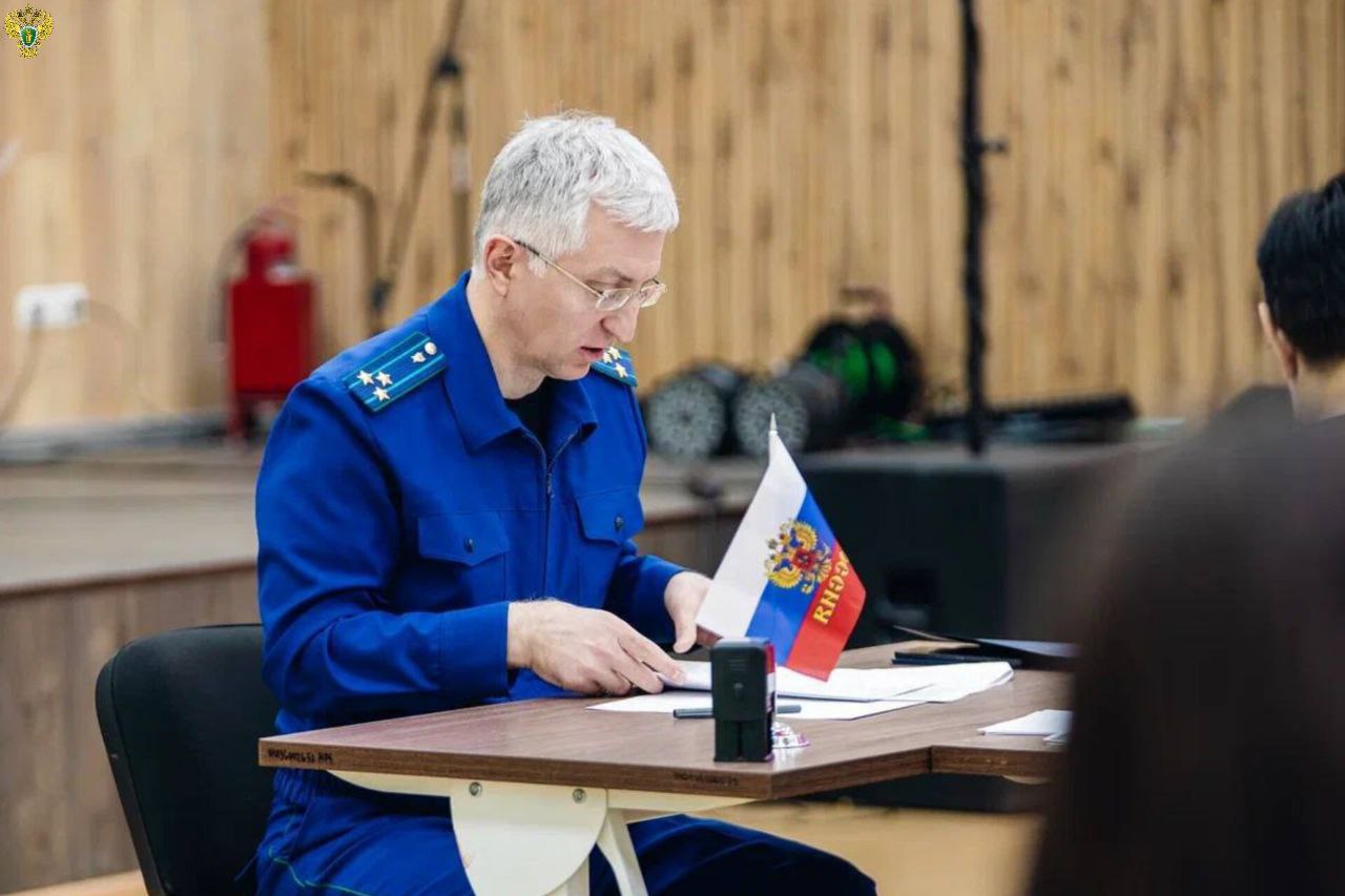 В целях обеспечения доступности правовой помощи и оперативного реагирования на обращения граждан в работе «мобильной приемной» принял участие заместитель прокурора Запорожской области Шамиль Магомедов В целях обеспечения доступности правовой помощи и оперативного реагирования на обращения граждан в работе «мобильной приемной» принял участие заместитель прокурора Запорожской области Шамиль Магомедов