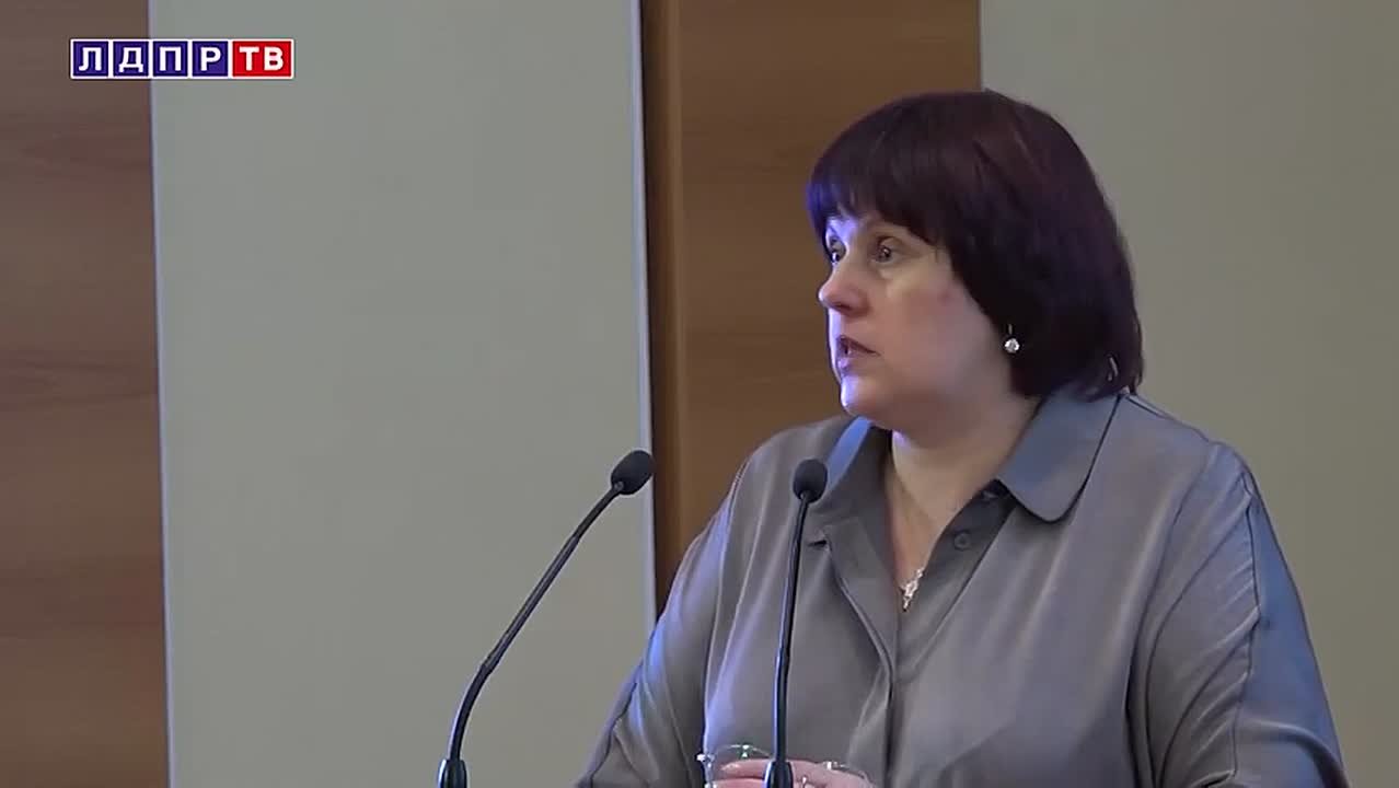 Симпозиум «Женское лицо нового миропорядка» стал платформой для глубокого анализа современных вызовов, с которыми сталкиваются сегодня женщины в разных сферах жизни — от бизнеса до социальной деятельности