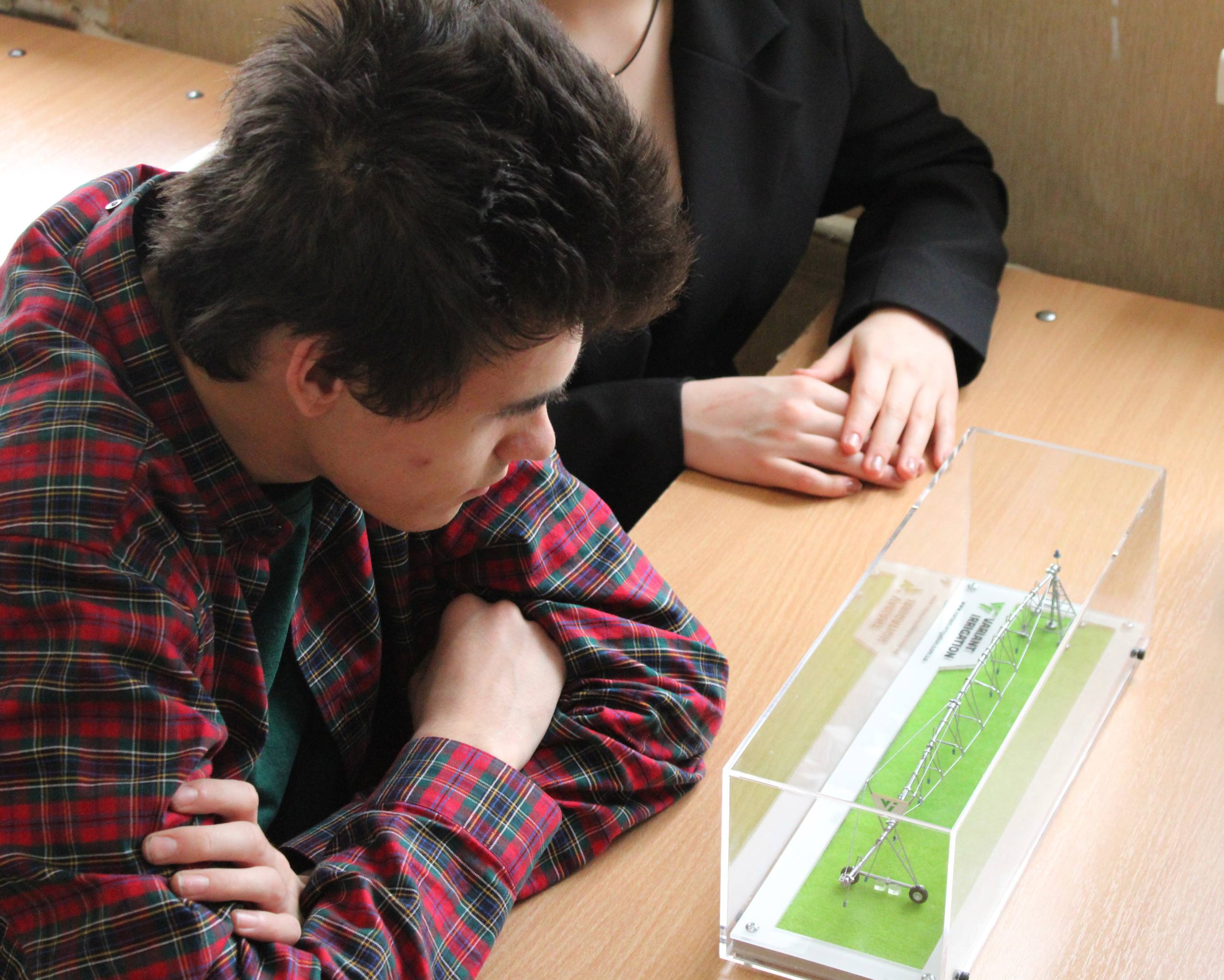 Представитель ГБУ ЗО «Мелиорация» провела для учащихся Мелитопольской СОШ №11 тематическое занятие, посвящённое популяризации мелиорации как важного направления агропромышленного комплекса Представитель ГБУ ЗО «Мелиорация» провела для учащихся Мелитопольской СОШ №11 тематическое занятие, посвящённое популяризации мелиорации как важного направления агропромышленного комплекса