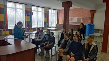 В Днепрорудненской спортивной школе «Горняк» прошёл воспитательный час ко Дню борьбы с наркоманией