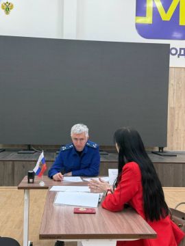 В целях обеспечения доступности правовой помощи и оперативного реагирования на обращения граждан в работе «мобильной приемной» принял участие заместитель прокурора Запорожской области Шамиль Магомедов