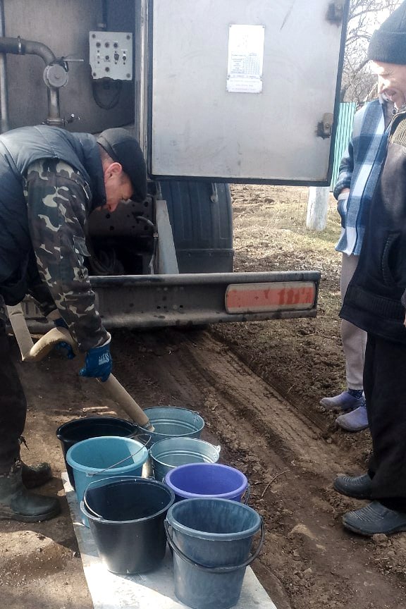 В селе Тракторное силами ГУП «Вода Запорожья» осуществлен подвоз воды для нужд населения В селе Тракторное силами ГУП «Вода Запорожья» осуществлен подвоз воды для нужд населения