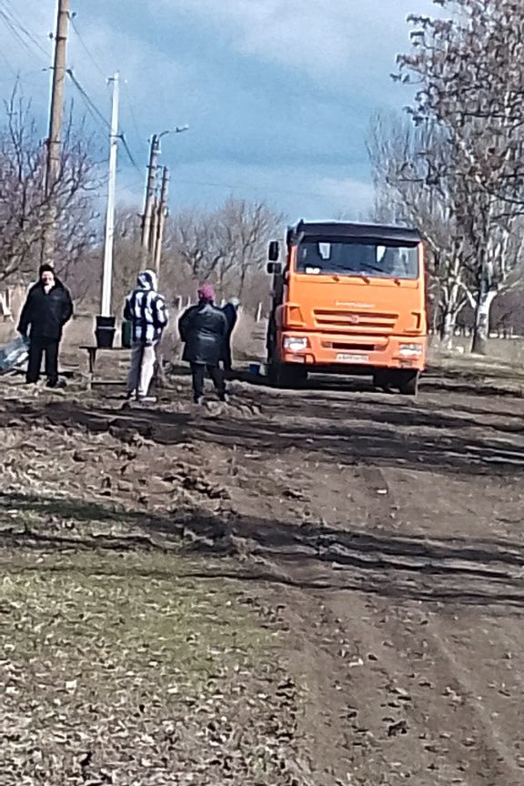 В селе Тракторное силами ГУП «Вода Запорожья» осуществлен подвоз воды для нужд населения В селе Тракторное силами ГУП «Вода Запорожья» осуществлен подвоз воды для нужд населения